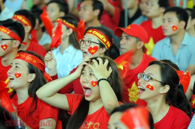 Nghẹt thở, vỡ òa cảm xúc khi U23 Việt Nam gỡ hòa ảnh 6
